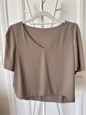 Babaton Short Sleeve Blouse Small Taupe